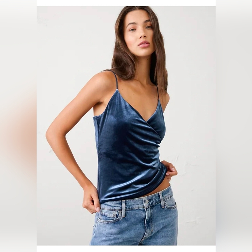 NWT Banana Republic Large Velvet Wrap Cameosle Tank Tap.